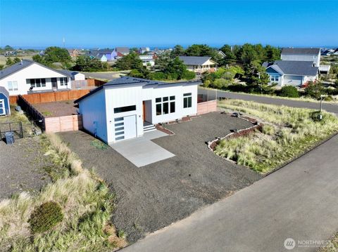 Photo of 455 N Portal Loop SW, Ocean Shores, WA 98569 (MLS # 2378497)
