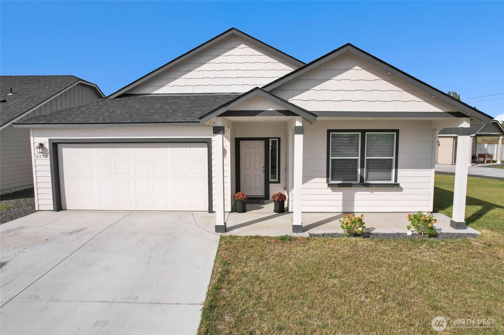 Photo of 4212 W Bufflehead Blvd BLVD, Moses Lake, WA 98837 (MLS # 2586910)