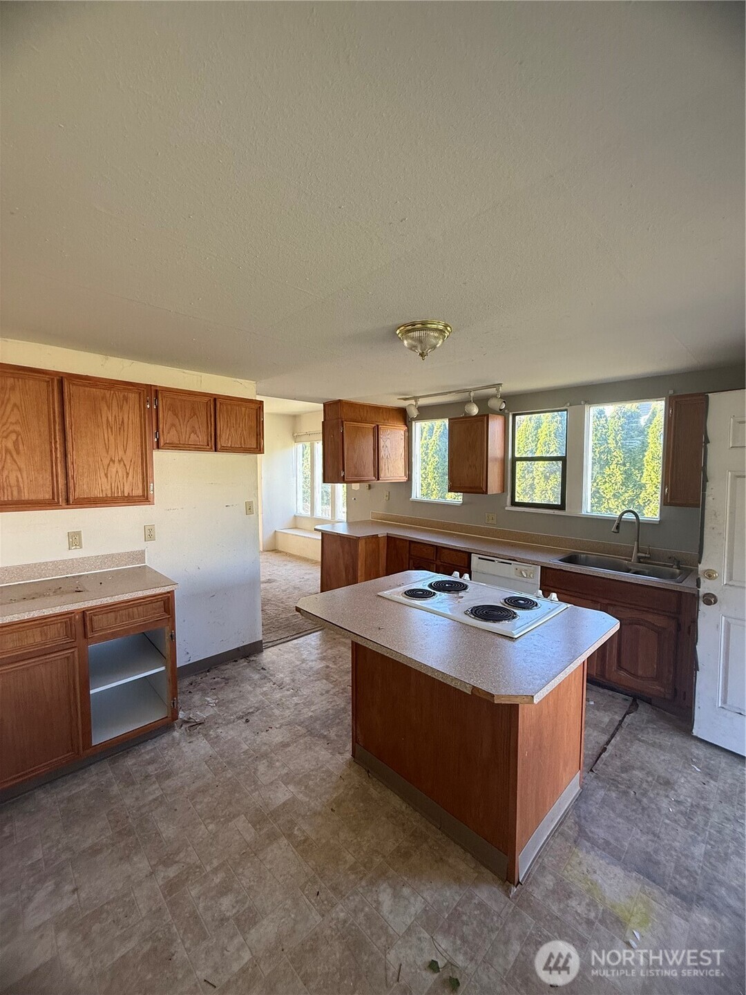 7927 Vernon Road