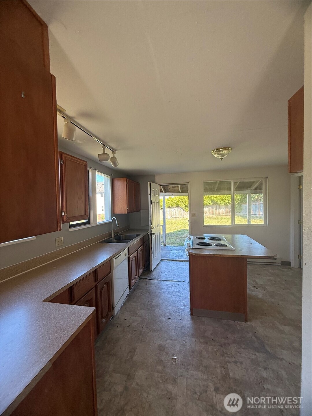 7927 Vernon Road