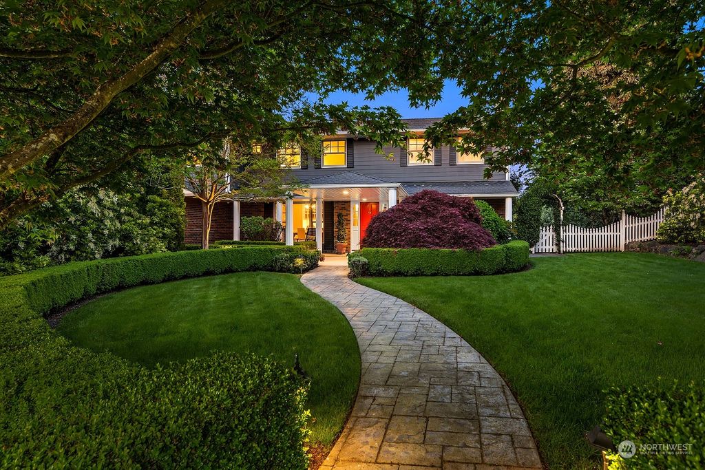 Photo of 2248 95th Avenue NE, Clyde Hill, WA 98004 (MLS # 2068738)