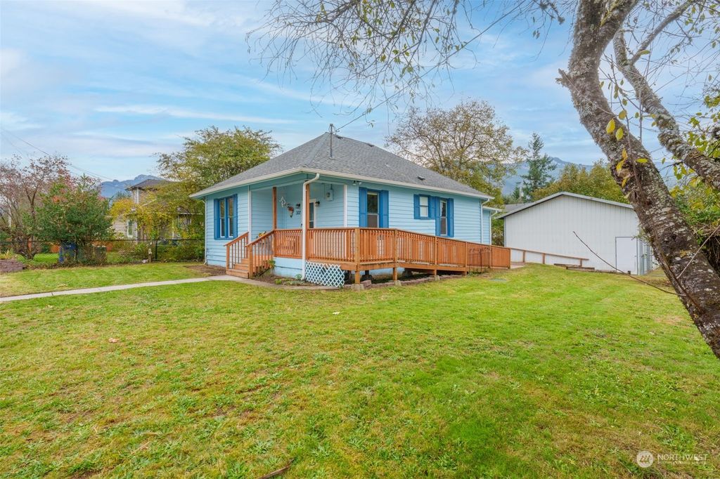 Photo of 302 Lewis Avenue, Gold Bar, WA 98251 (MLS # 2176540)