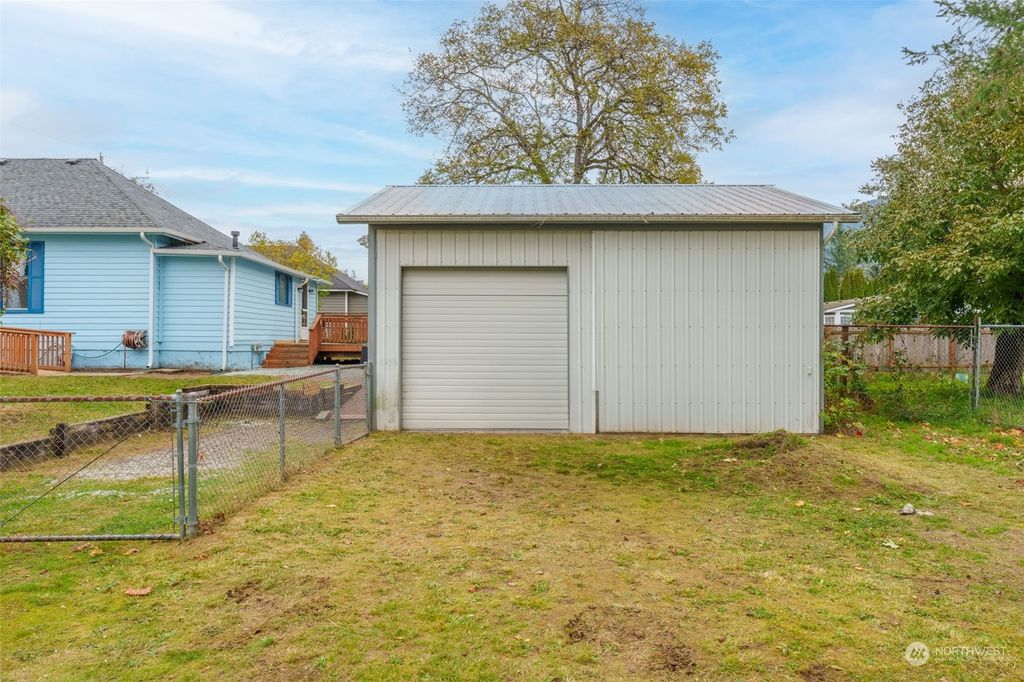 Photo of 302 Lewis Avenue, Gold Bar, WA 98251 (MLS # 2176540)