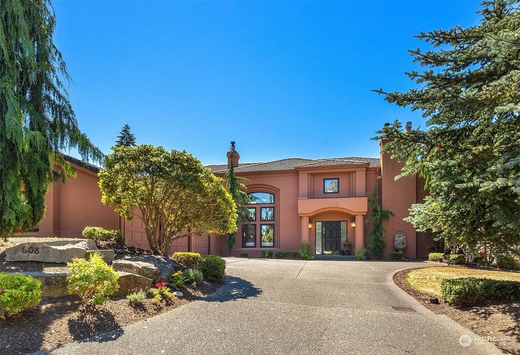 Photo of 608 Magnolia Lane, Edmonds, WA 98020 (MLS # 2007543)