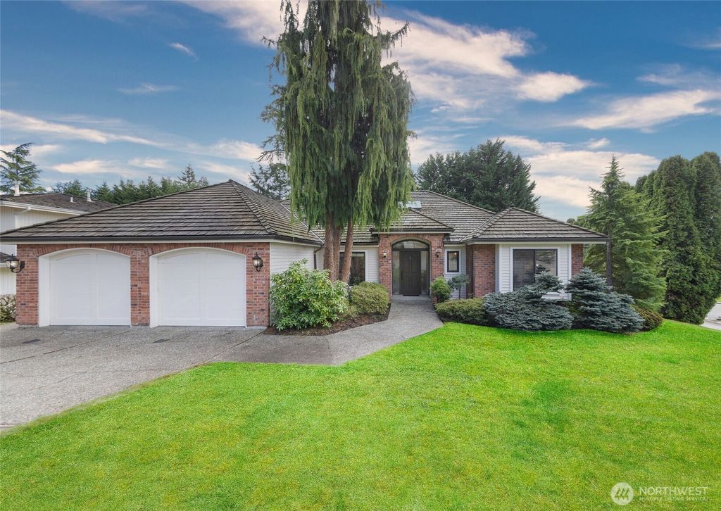 Photo of 6290 155th Place SE, Bellevue, WA 98006 (MLS # 2344837)