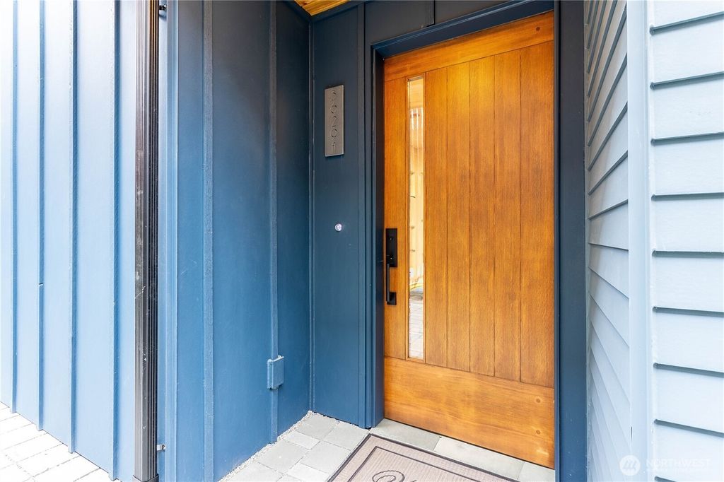 Photo of 3627 B Fremont Avenue N, Seattle, WA 98103 (MLS # 2343905)