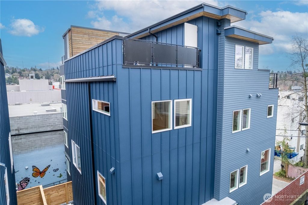 Photo of 3627 B Fremont Avenue N, Seattle, WA 98103 (MLS # 2343905)