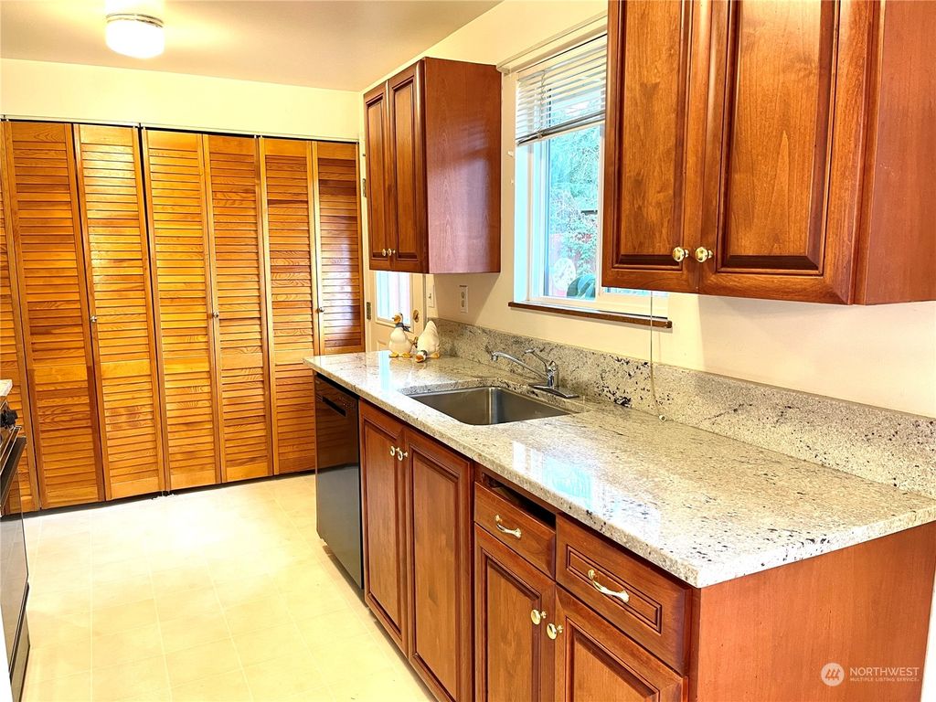 Photo of 23306 46th Avenue W, Mountlake Terrace, WA 98043 (MLS # 2037647)