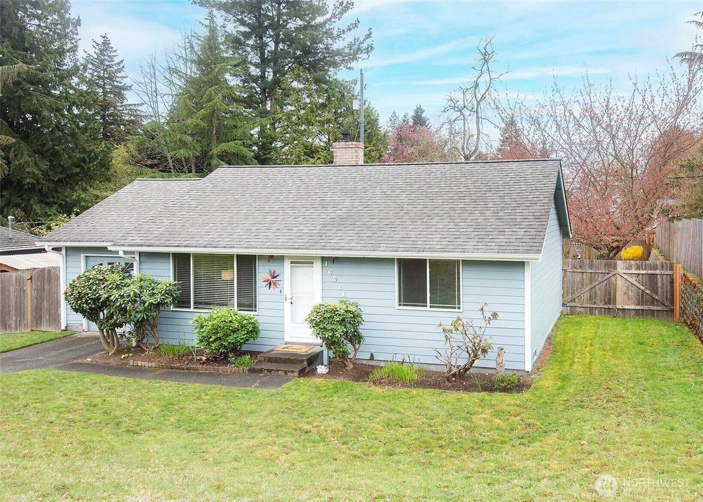 Photo of 16211 6th Avenue NE, Shoreline, WA 98155 (MLS # 2358158)
