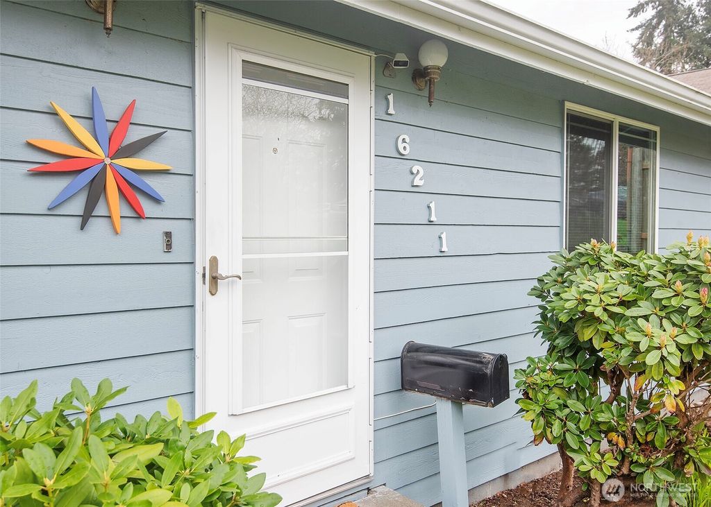 Photo of 16211 6th Avenue NE, Shoreline, WA 98155 (MLS # 2358158)