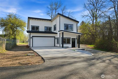 Photo of 9226 S Yakima Avenue, Tacoma, WA 98444 (MLS # 2508901)