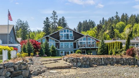 A home in Fox Island