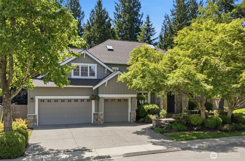 Photo of 25817 SE 31st Place, Sammamish, WA 98075 (MLS # 2534909)