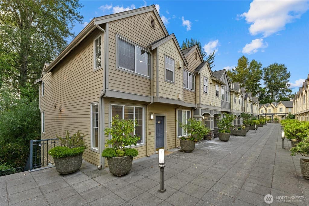Photo of 9217 122nd Court NE #112, Kirkland, WA 98033 (MLS # 2574931)