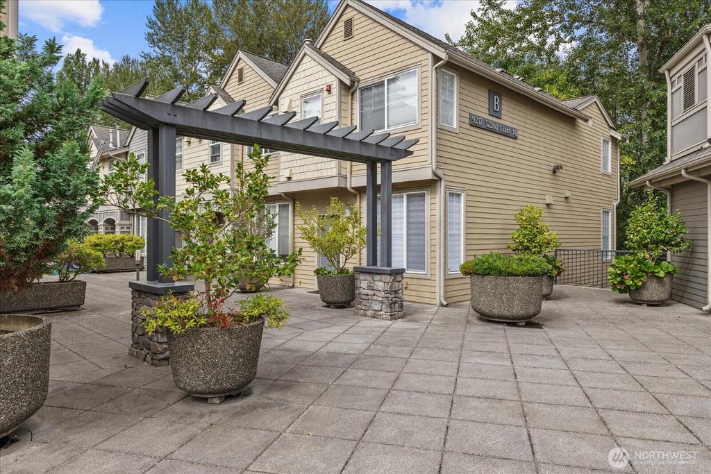 Photo of 9217 122nd Court NE #112, Kirkland, WA 98033 (MLS # 2574931)