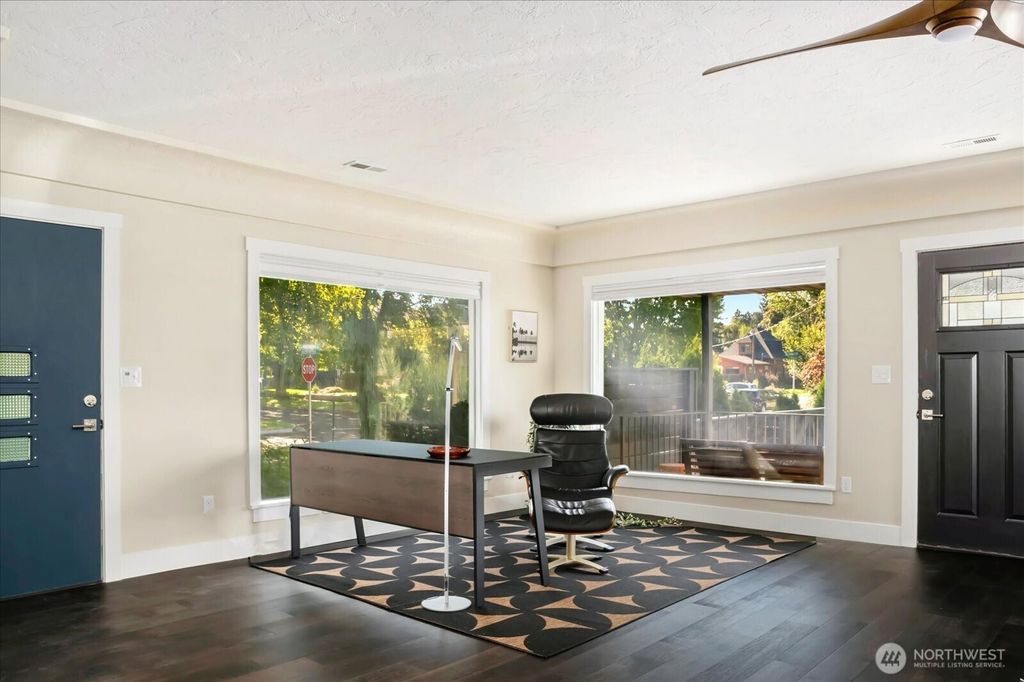 Photo of 114 S Madison Street, Walla Walla, WA 99362 (MLS # 2484177)