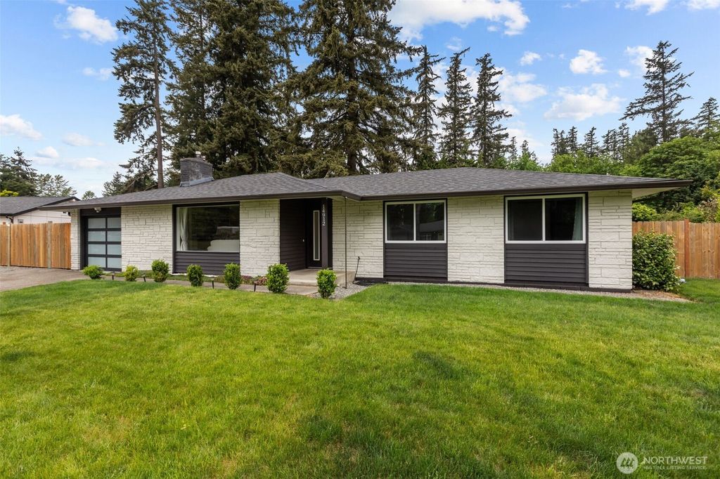 Photo of 14912 SE 270th Place, Kent, WA 98042 (MLS # 2526566)