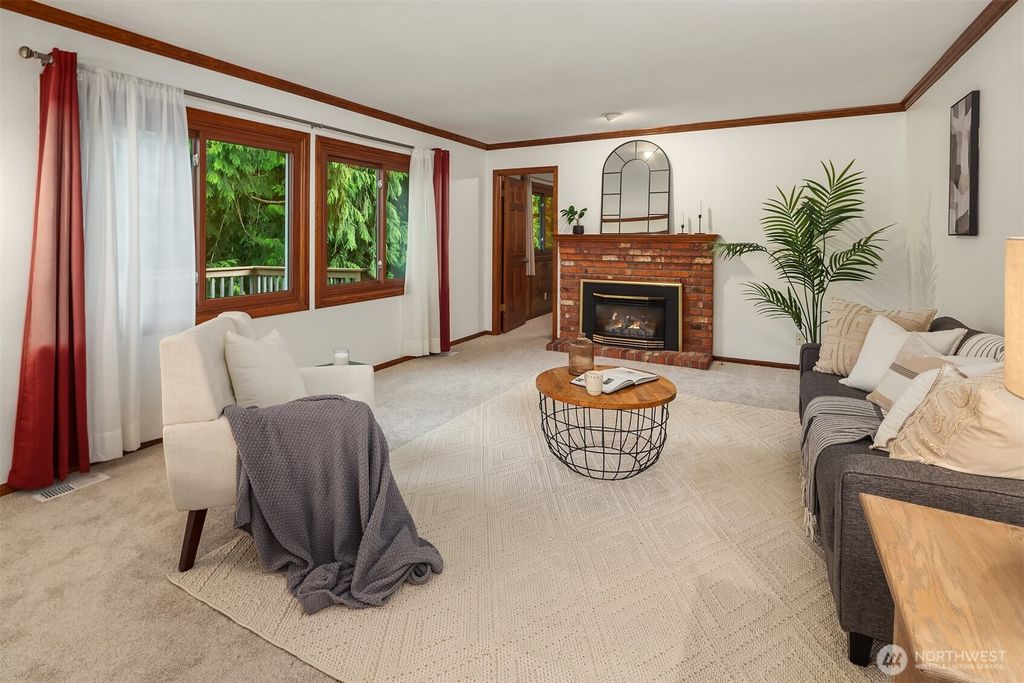 listing image 9360115883183379257