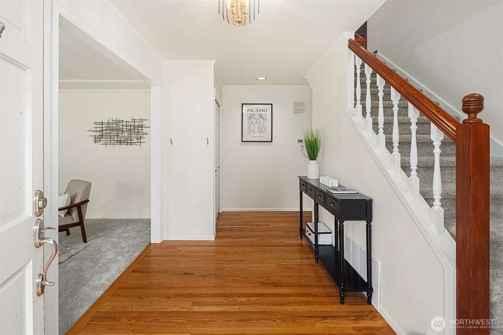 listing image 9361468350737857666