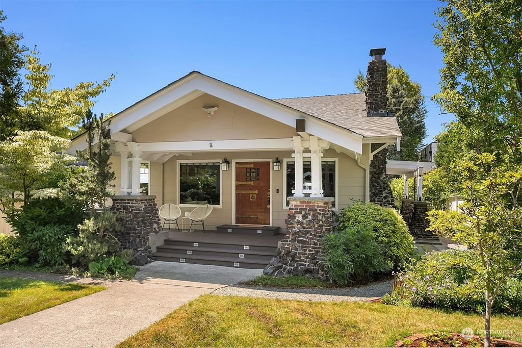 Photo of 5623 42nd Avenue SW, Seattle, WA 98136 (MLS # 2135403)