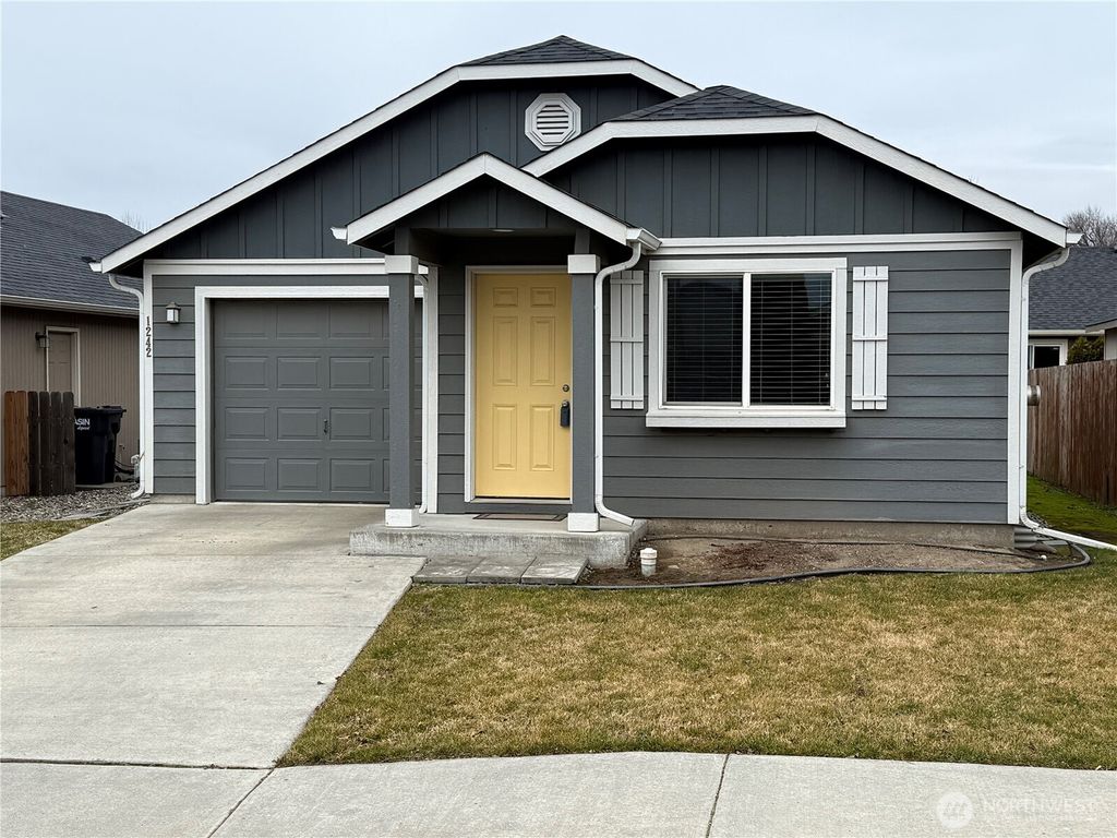 Photo of 1242 SW Carver Street, College Place, WA 99324 (MLS # 2477014)