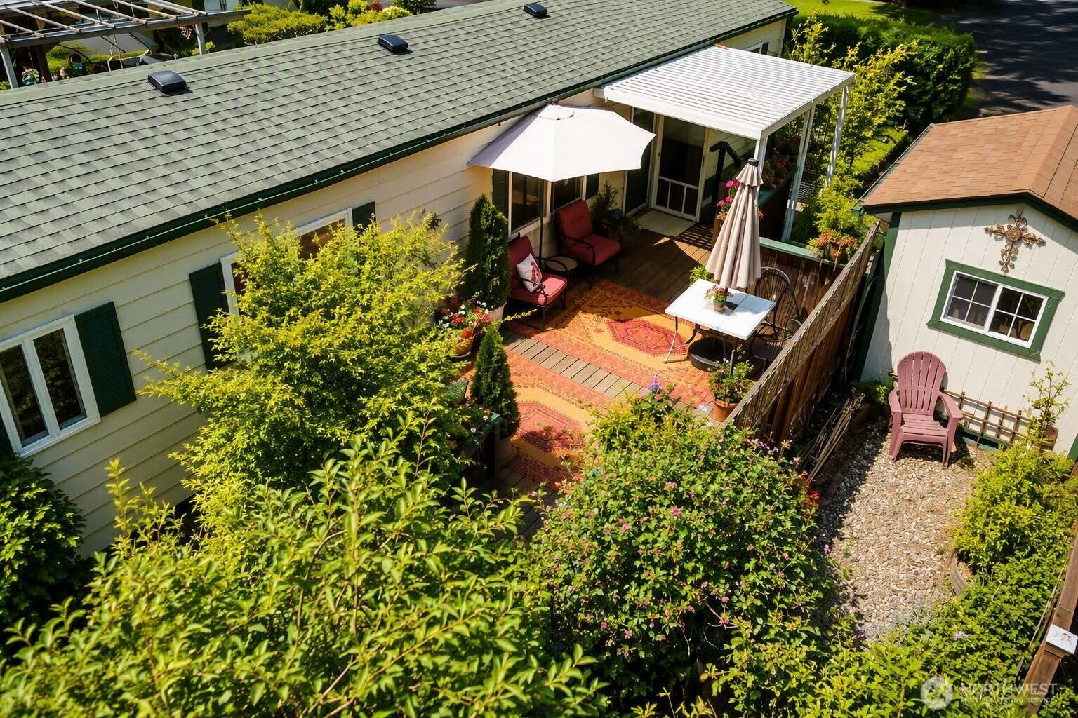 2400 Donovan Avenue 72