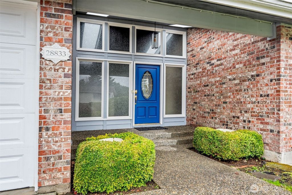 Photo of 28833 11th Avenue S, Federal Way, WA 98003 (MLS # 2472075)