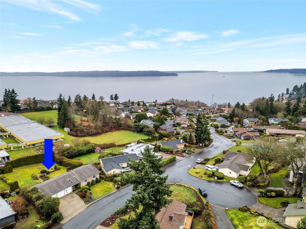 Photo of 28833 11th Avenue S, Federal Way, WA 98003 (MLS # 2472075)