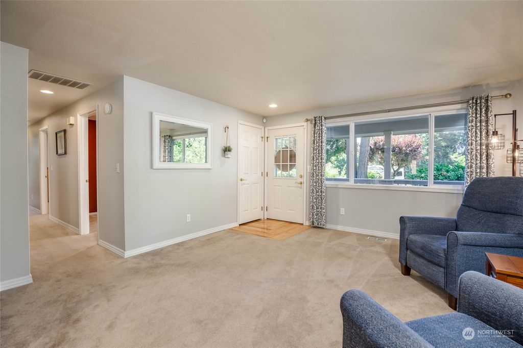 Photo of 32132 111th Court SE, Auburn, WA 98092 (MLS # 2140188)