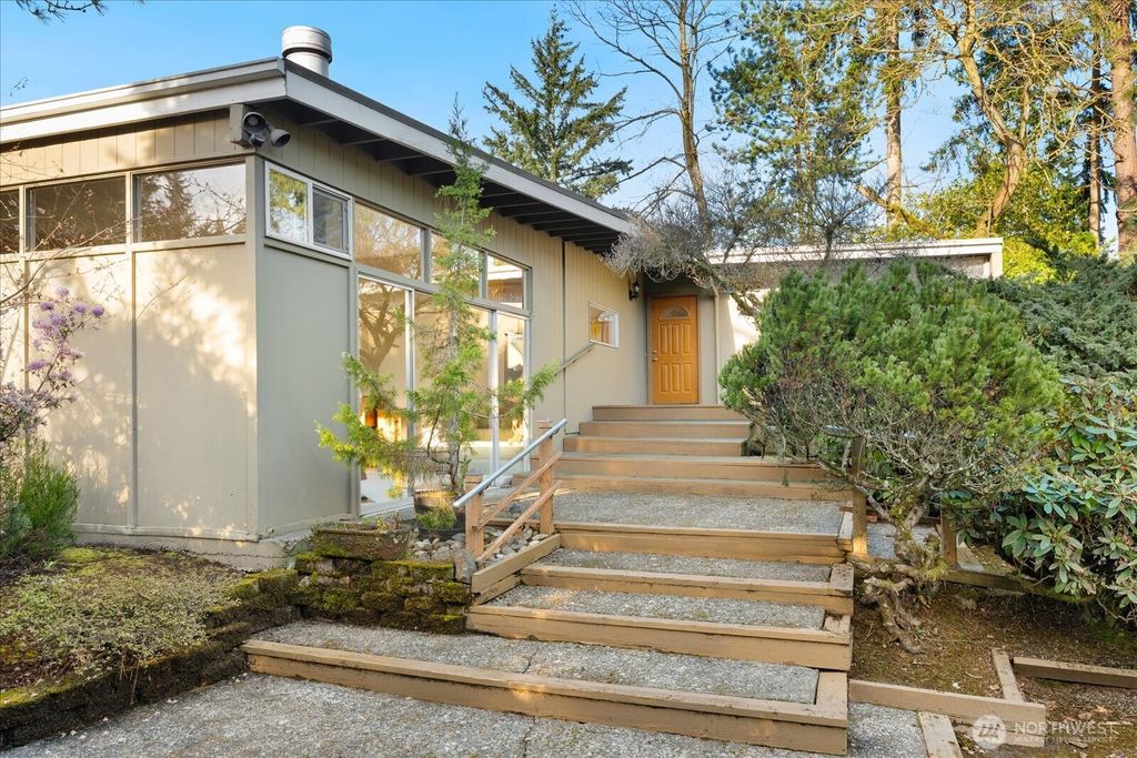 Photo of 2309 123rd Place SE, Bellevue, WA 98005 (MLS # 2490754)