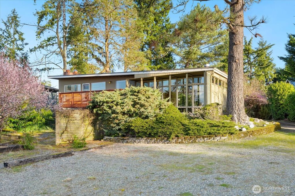 Photo of 2309 123rd Place SE, Bellevue, WA 98005 (MLS # 2490754)