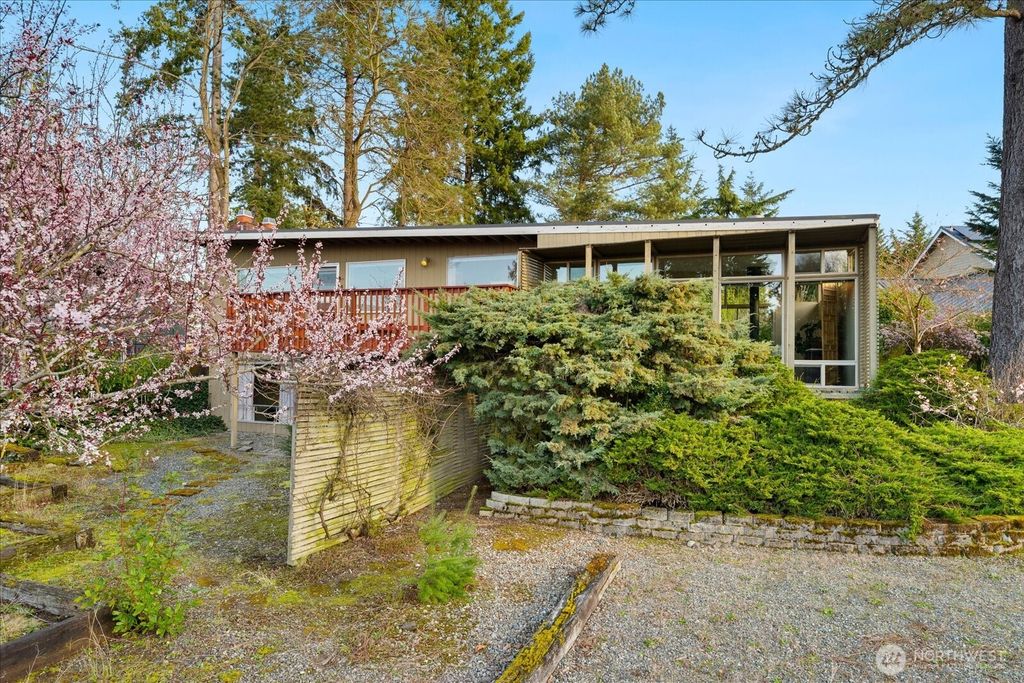 Photo of 2309 123rd Place SE, Bellevue, WA 98005 (MLS # 2490754)