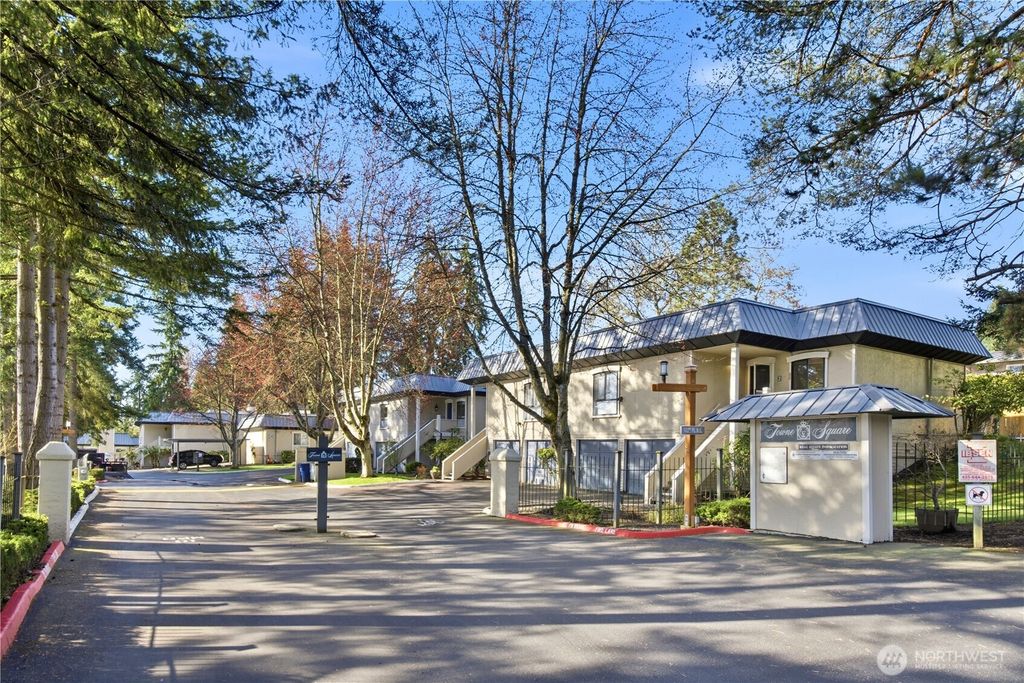 Photo of 1619 102nd Place NE #B-2, Bellevue, WA 98004 (MLS # 2495411)