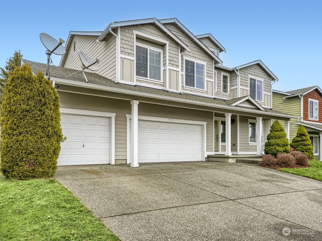 Photo of 7219 35th Place NE, Marysville, WA 98270 (MLS # 2033550)