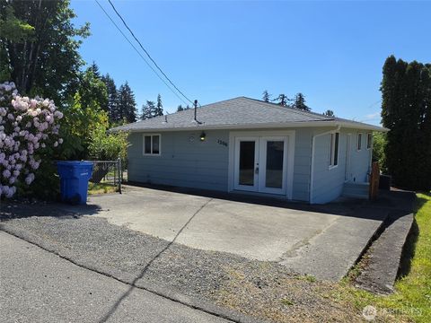 Photo of 1206 Sunrise Street, Kelso, WA 98626 (MLS # 2526383)