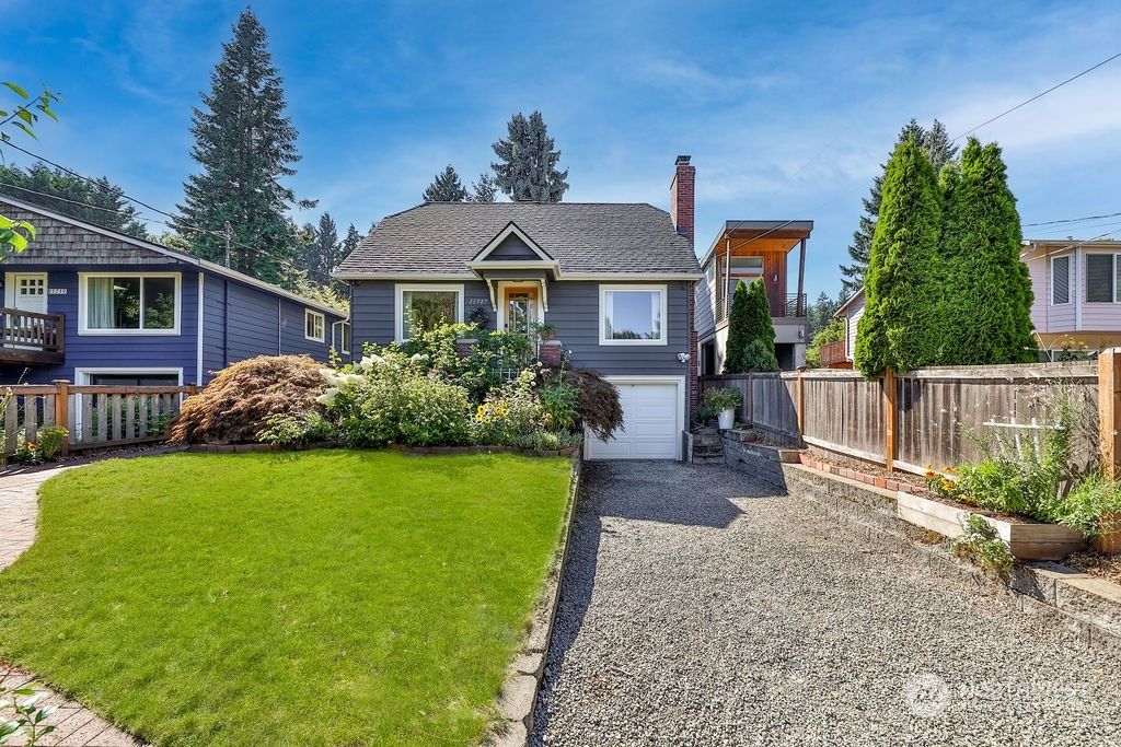 Photo of 11727 26th Avenue NE, Seattle, WA 98125 (MLS # 2151835)