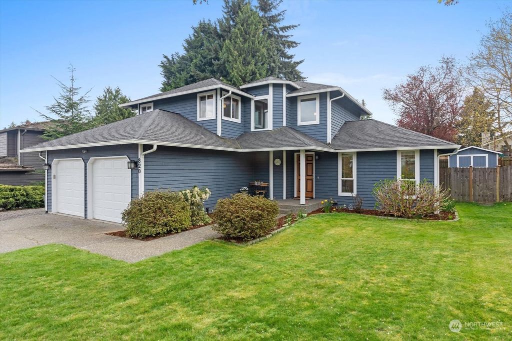 Photo of 820 151st Street SW, Lynnwood, WA 98087 (MLS # 2202441)