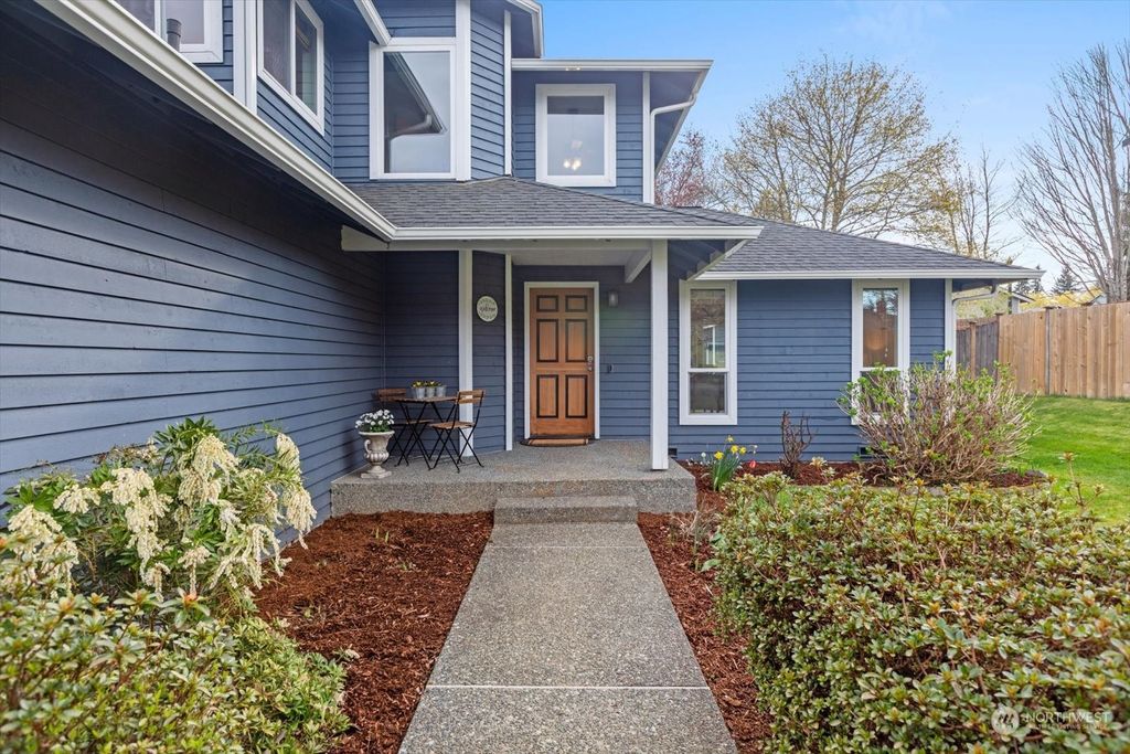 Photo of 820 151st Street SW, Lynnwood, WA 98087 (MLS # 2202441)