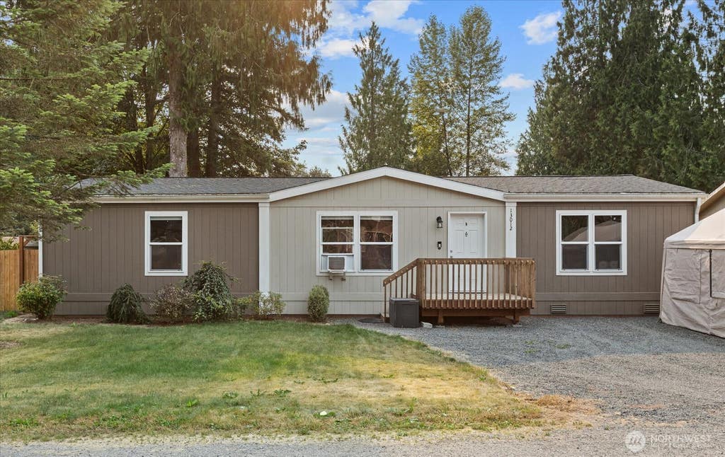 Photo of 13012 View Place, Granite Falls, WA 98252 (MLS # 2570022)