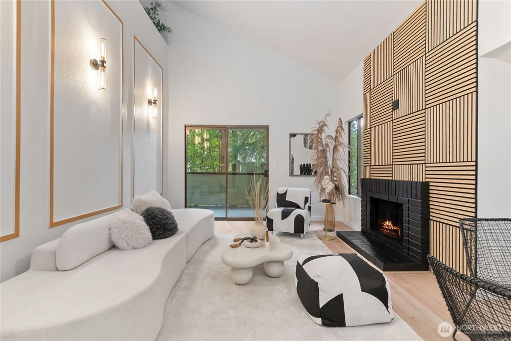 Photo of 155 S 330th Street #D, Federal Way, WA 98003 (MLS # 2453239)