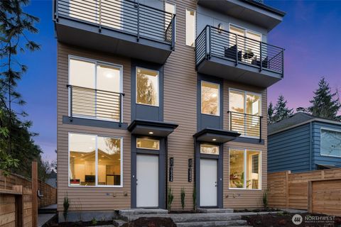 Photo of 10306 E Midvale Avenue N, Seattle, WA 98133 (MLS # 2310480)