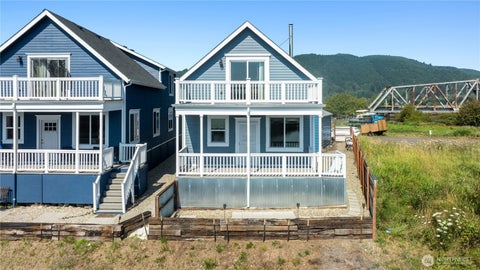 Photo of 346 Island Lane, Raymond, WA 98577 (MLS # 2564179)