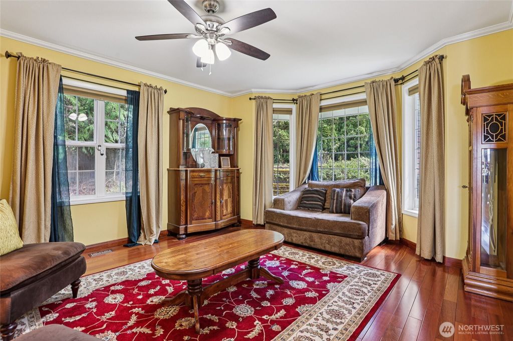 Photo of 19301 SE 16th Street, Sammamish, WA 98075 (MLS # 2510401)