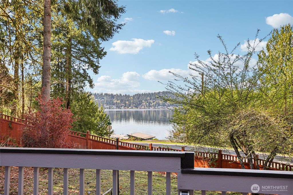 Photo of 19301 SE 16th Street, Sammamish, WA 98075 (MLS # 2510401)