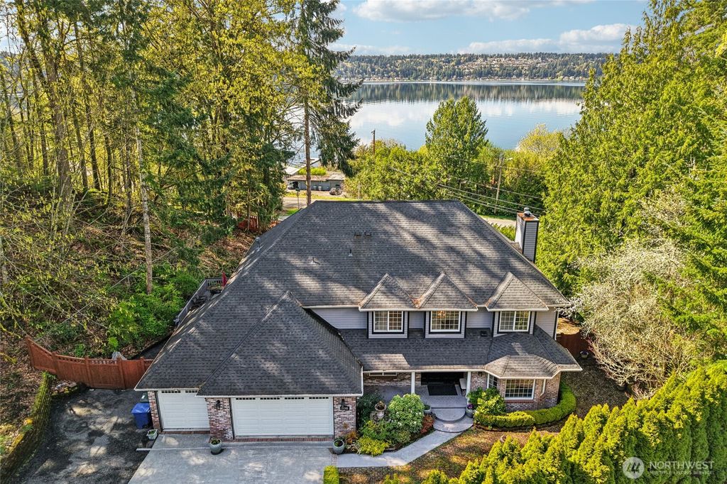 Photo of 19301 SE 16th Street, Sammamish, WA 98075 (MLS # 2510401)