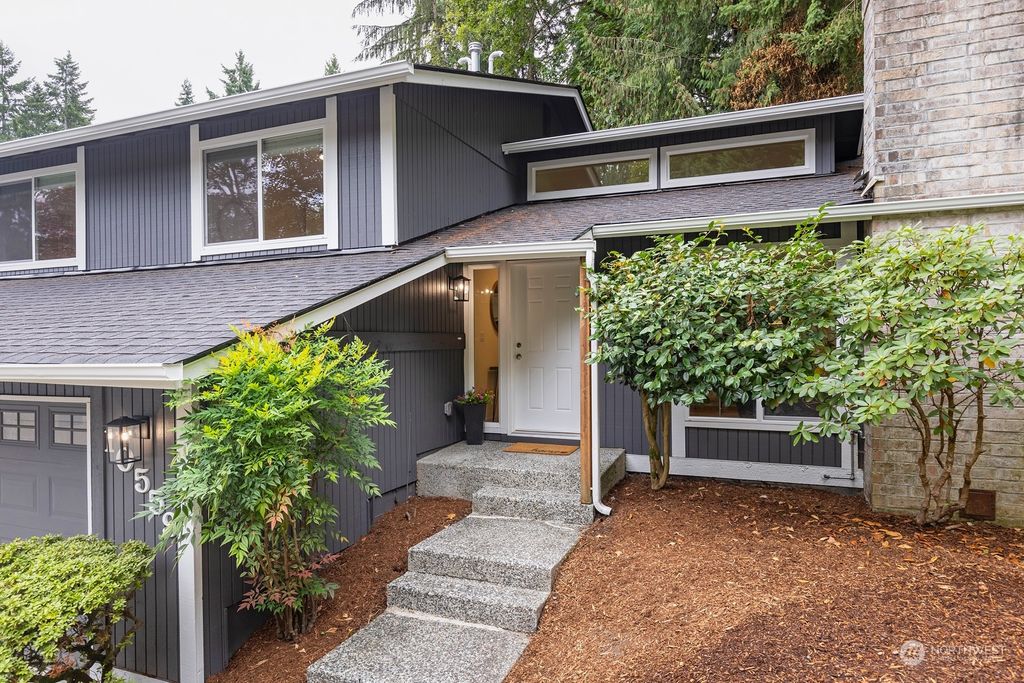 Photo of 10559 NE 150th Court, Bothell, WA 98011 (MLS # 2156187)