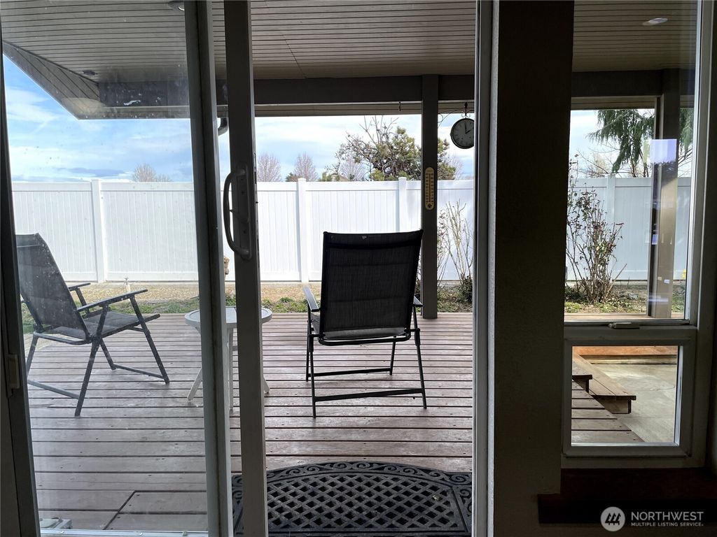 Photo of 511 Reed Street E, Zillah, WA 98953 (MLS # 2498312)