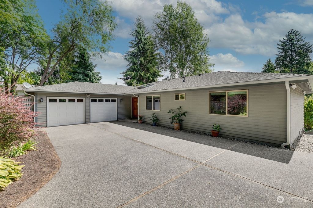 Photo of 11711 134th Place NE, Redmond, WA 98052 (MLS # 2136860)