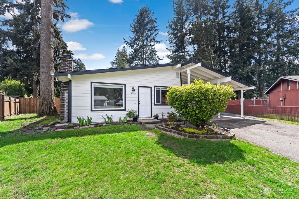 Photo of 4816 103rd Place NE, Marysville, WA 98270 (MLS # 2235345)