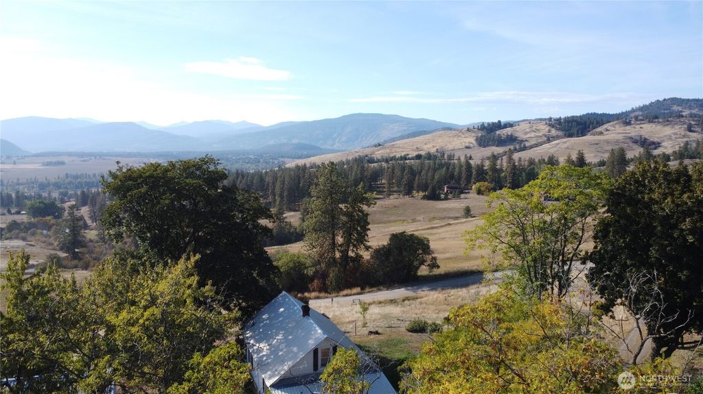 Photo of 640 Highland Loop Road, Kettle Falls, WA 99141 (MLS # 2444267)